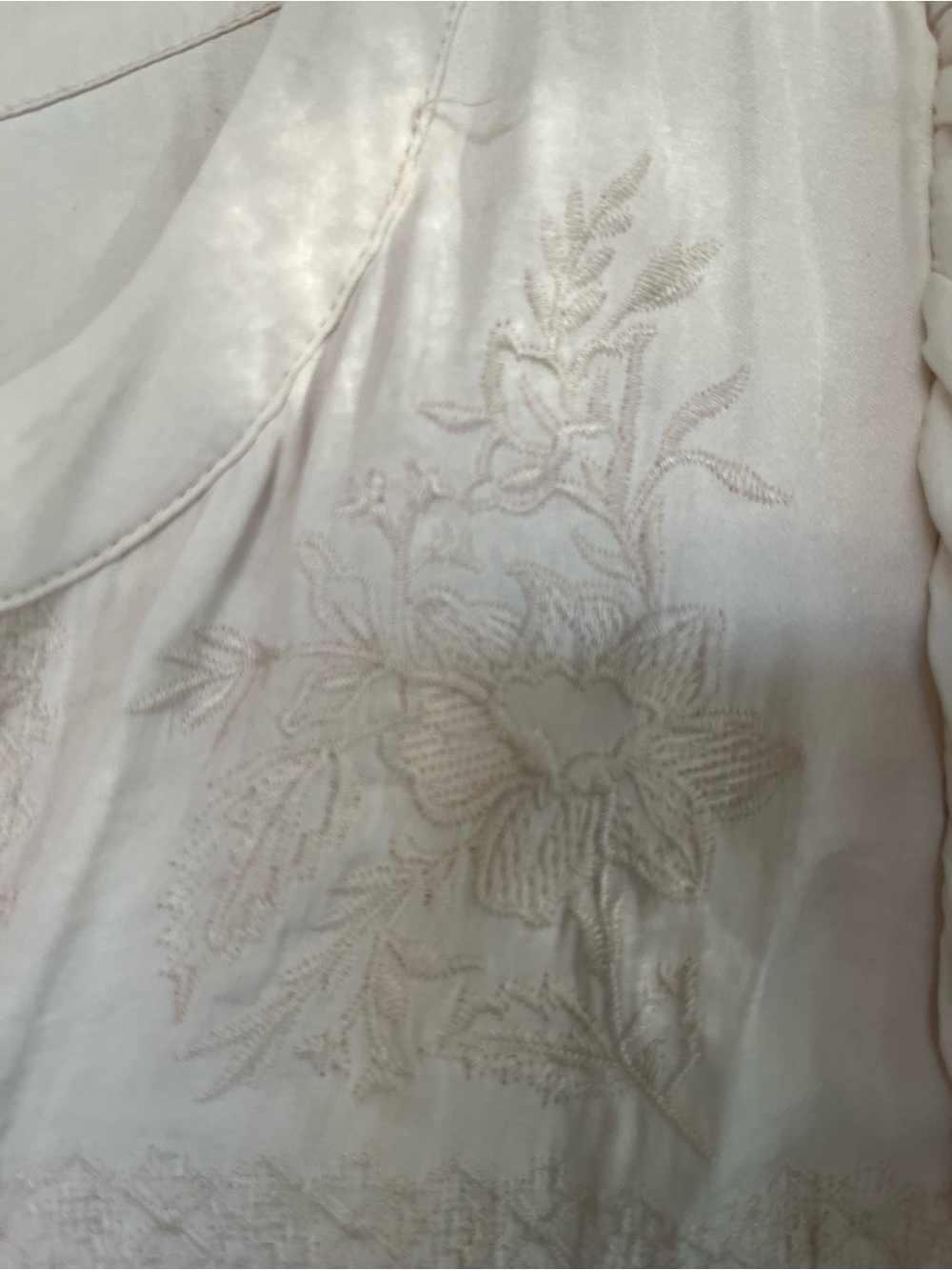 Embroidered Tassel-Tie Flutter Sleeve Top - Picture 4 of 7
